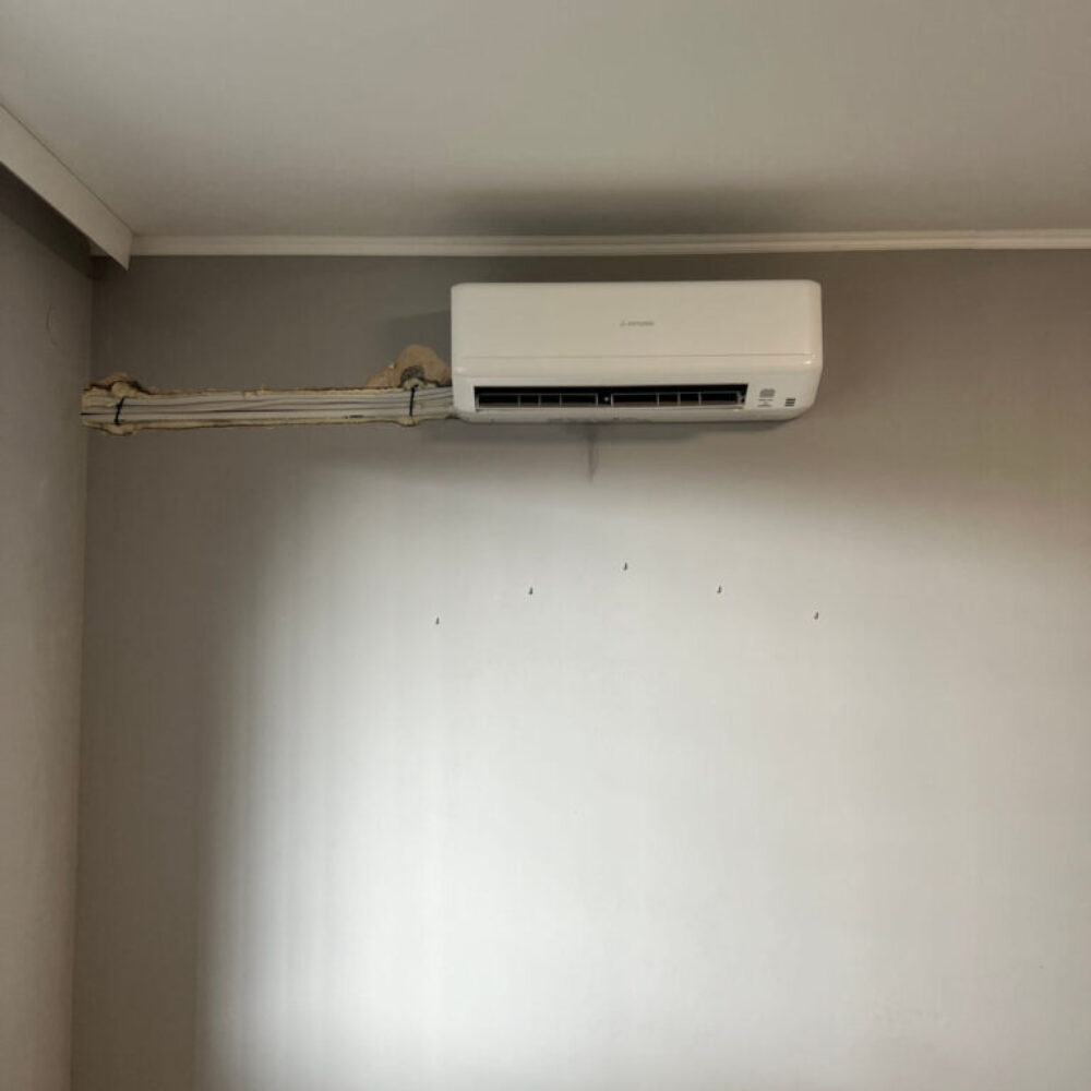 Zdjęcie z realizacji montażu klimatyzacji w Warszawie nr (1) Zdjęcie z realizacji montażu klimatyzacji w Warszawie nr (1)