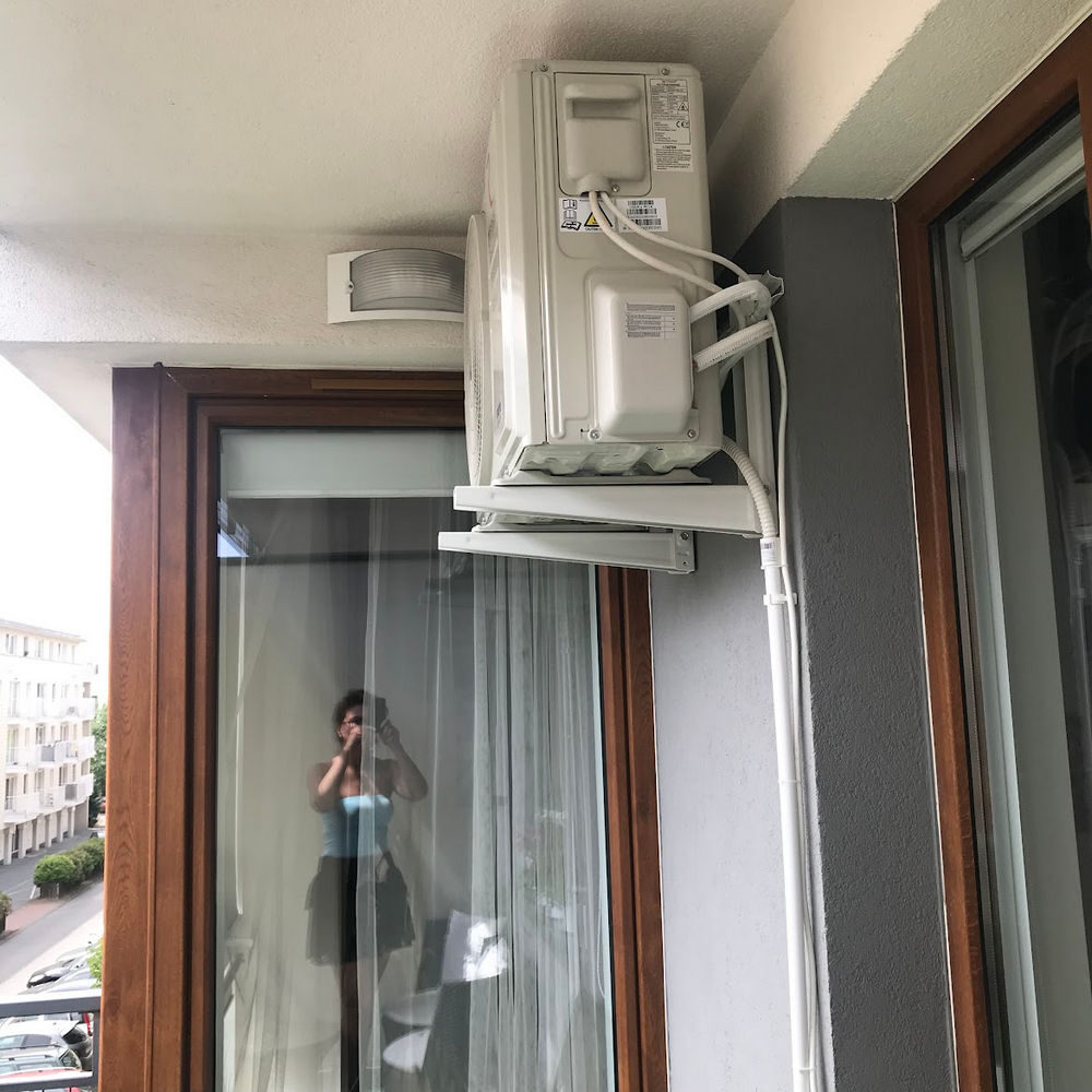 Zdjęcie z realizacji montażu klimatyzacji w Warszawie nr (16) Zdjęcie z realizacji montażu klimatyzacji w Warszawie nr (16)