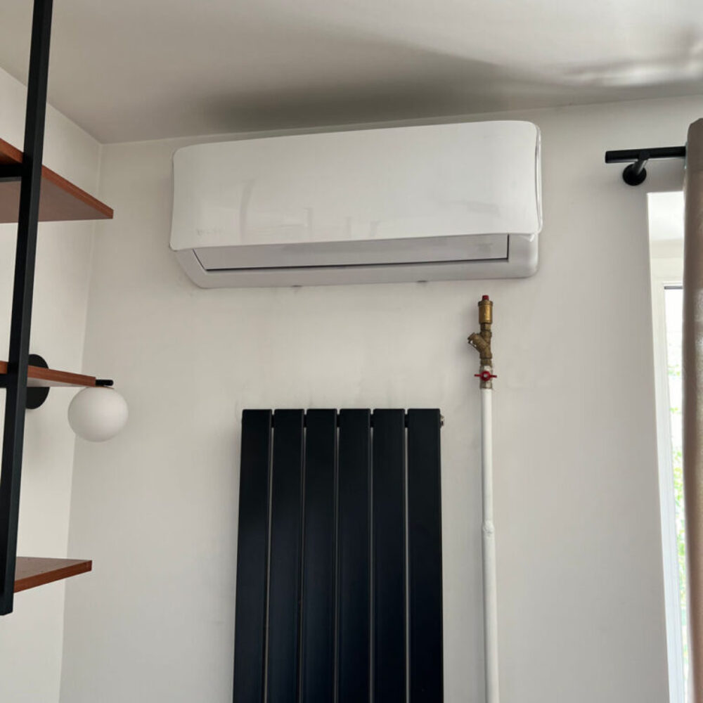 Zdjęcie z realizacji montażu klimatyzacji w Warszawie nr (17) Zdjęcie z realizacji montażu klimatyzacji w Warszawie nr (17)